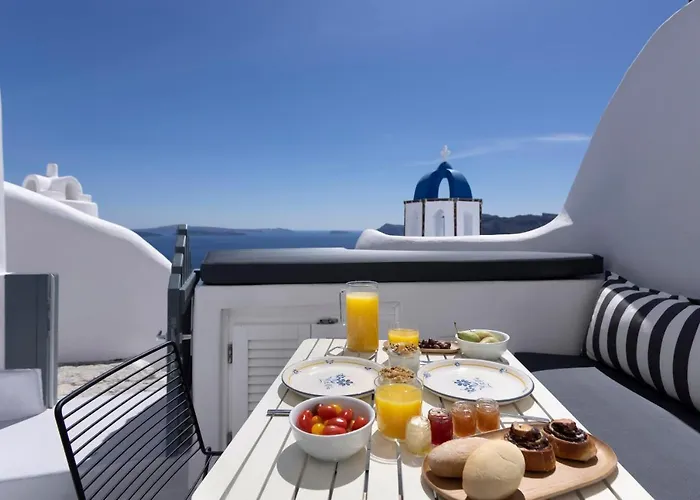 Bluedome Cavehouses By Otium Willa Oia