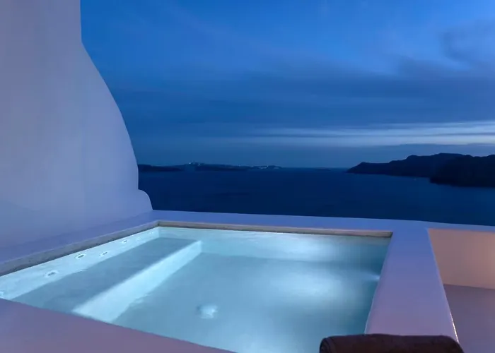 Bluedome Cavehouses By Otium Oia