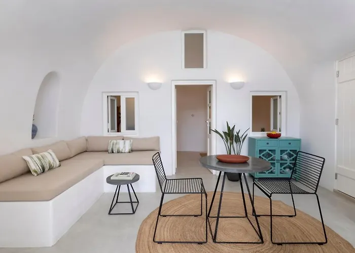 Bluedome Cavehouses By Otium Villa Oia