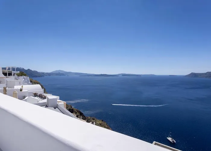 Bluedome Cavehouses By Otium Oia