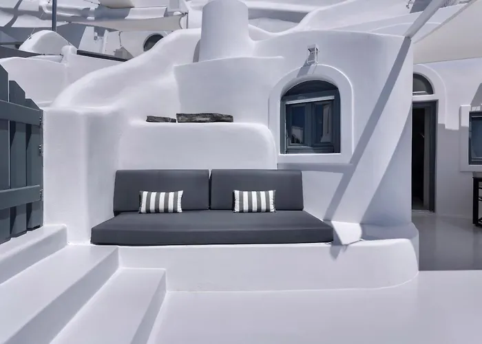 Bluedome Cavehouses By Otium * Oia