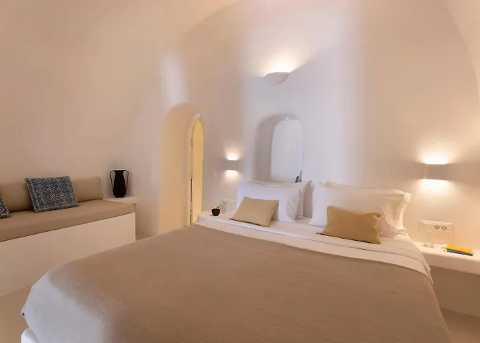 Bluedome Cavehouses By Otium Villa Oia