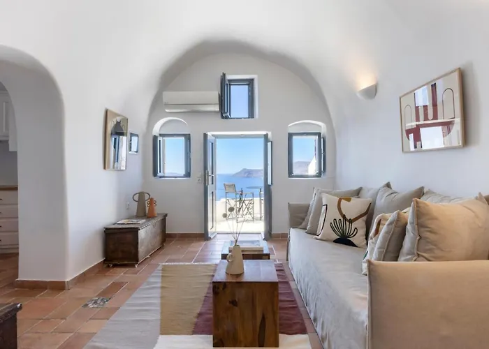 Bluedome Cavehouses By Otium * Oia