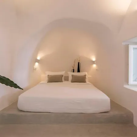 Bluedome Cavehouses By Otium Villa Oia