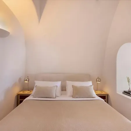 Bluedome Cavehouses By Otium * Oia